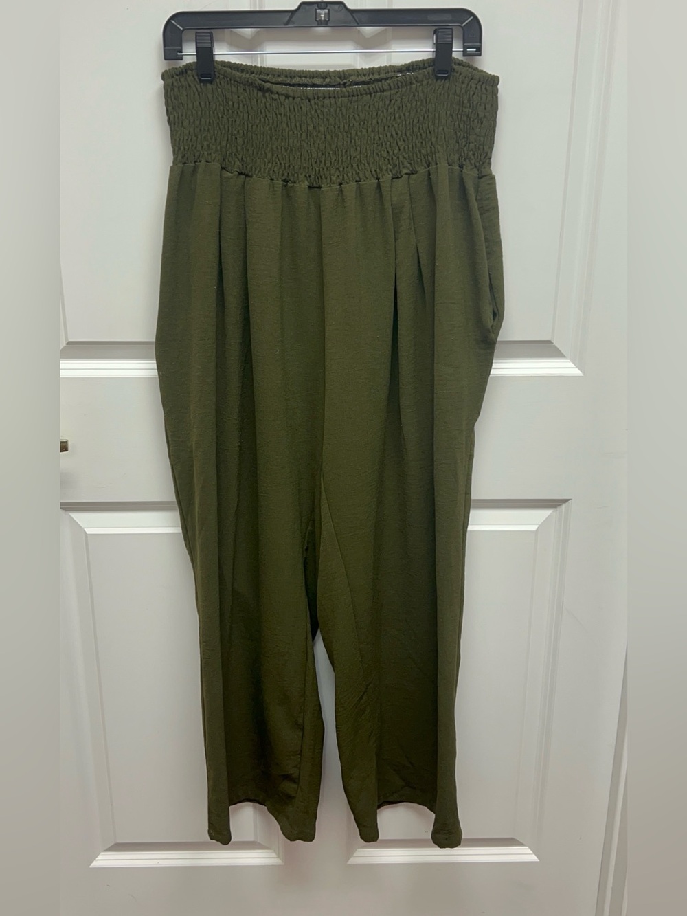 Olive Green Smocked Waist Wide-Leg Flowy Pants with pockets Size 1X